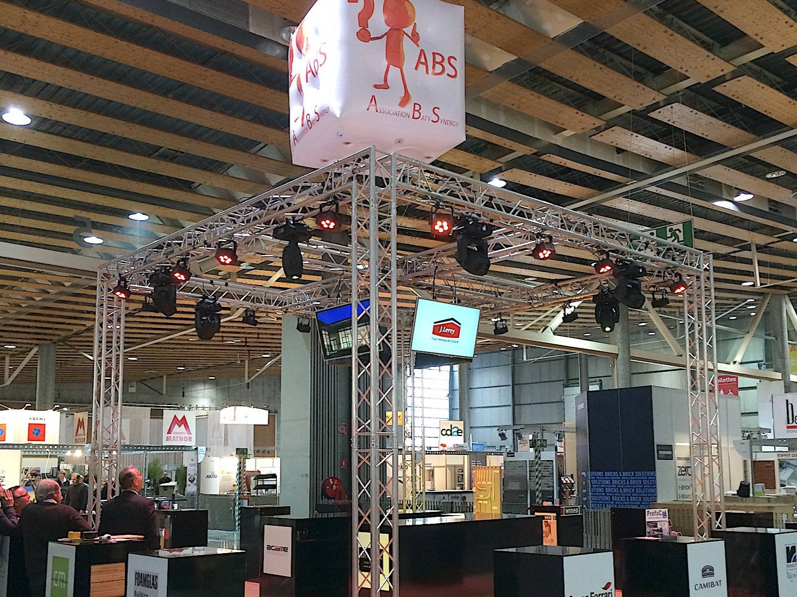 Danse des mariés sous les projecteurs, animation Nord Mariage